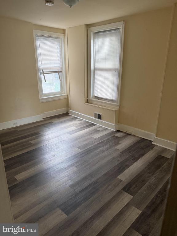 Photo - 215 W Airy St