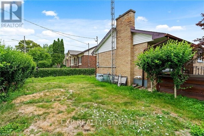 Photo - 92 Margery Ave