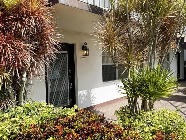Photo - 984 Normandy Ln