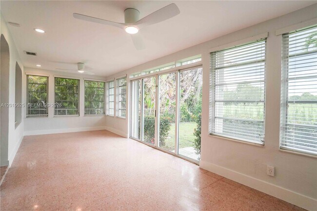 Photo - 475 S Shore Dr