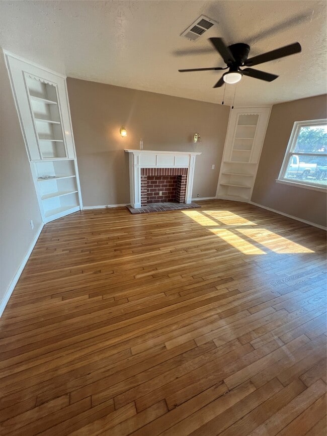 Photo - 5319 Cortelyou Ln