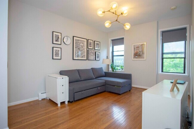 Photo - 271 York St Unidad 8