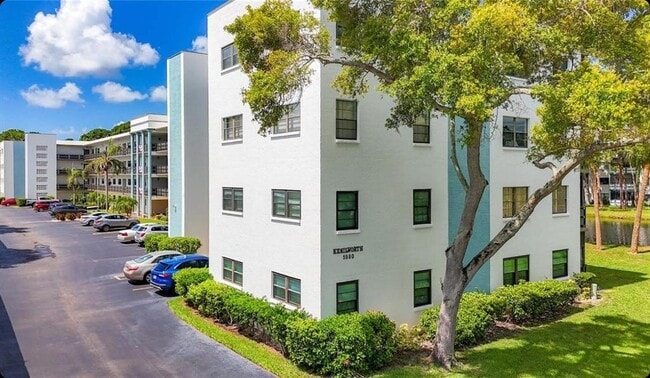5980 80th St N Unit 205