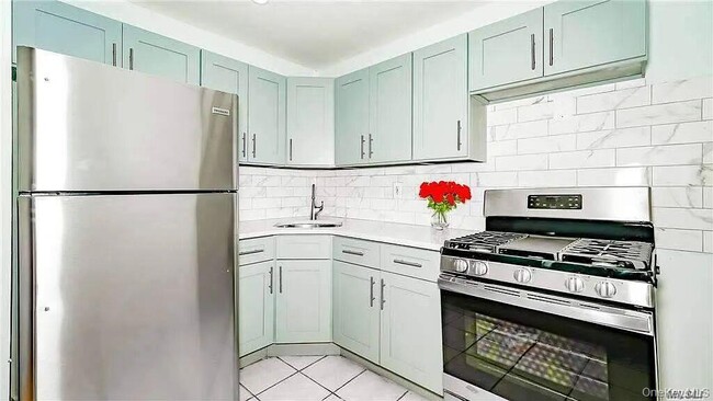 Photo - 164-25 109th Dr