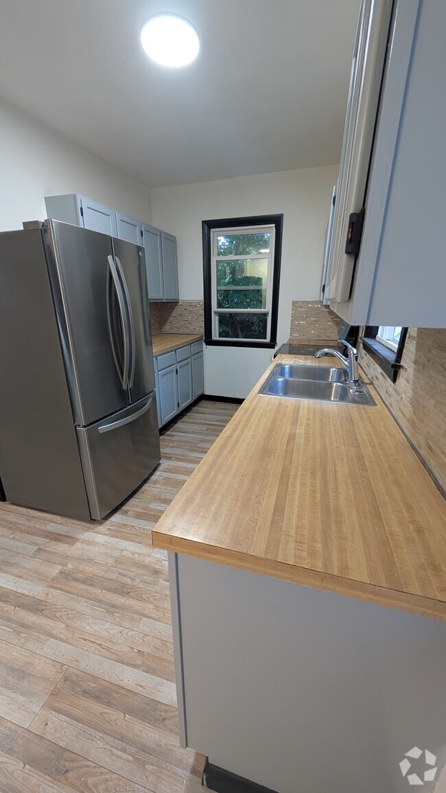 Building Photo - 18 Kernick St Unit 1 Rental