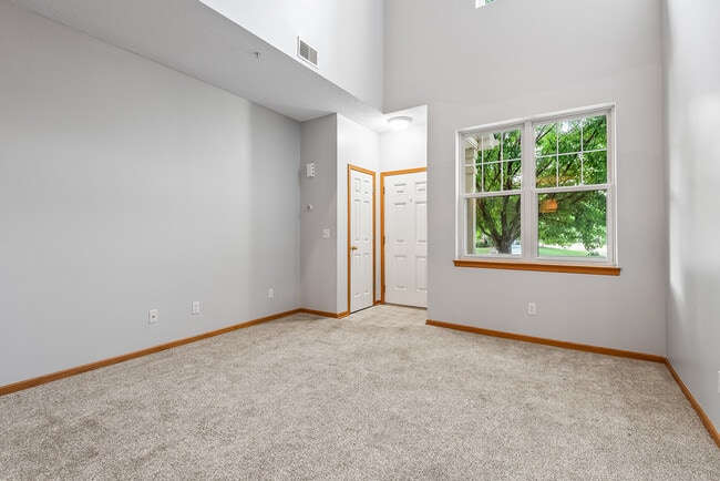 Photo - 5020 Holly Ln N