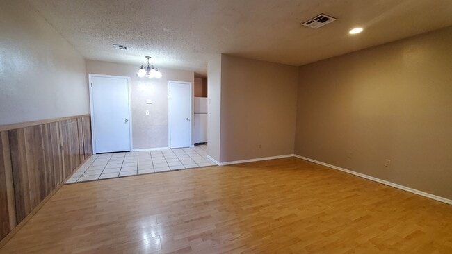 Photo - (2) Bed/(2) Bath SE Norman Avail NOW!