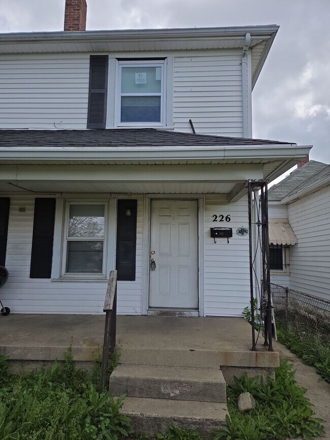 224-226 S Irwin St