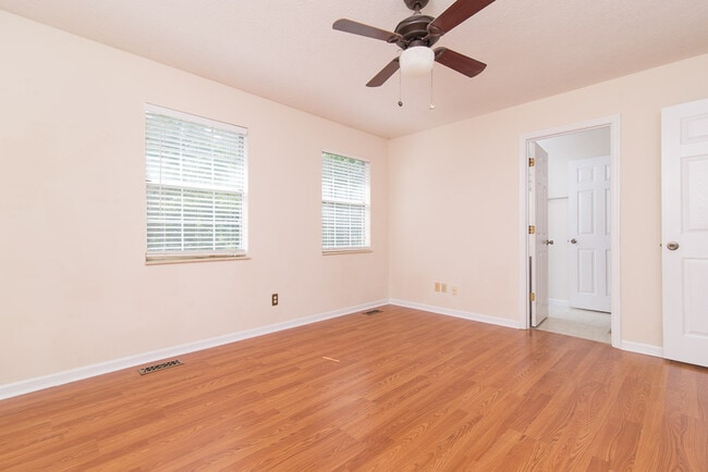 Photo - 1209 Durham Rd
