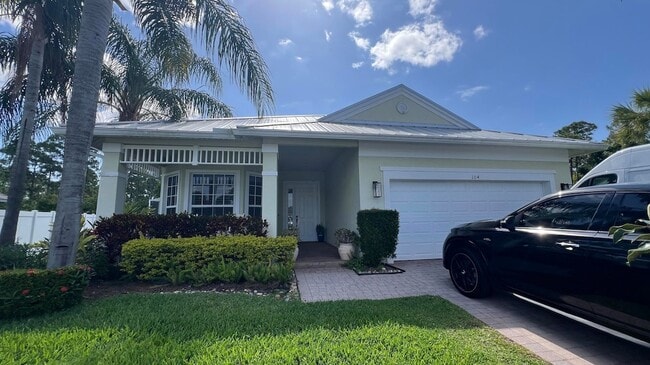 Building Photo - 104 NW Pleasant Grove Way