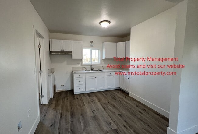Photo - 824 S Irwin St