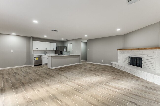 Photo - 5710 Ridgecove Dr