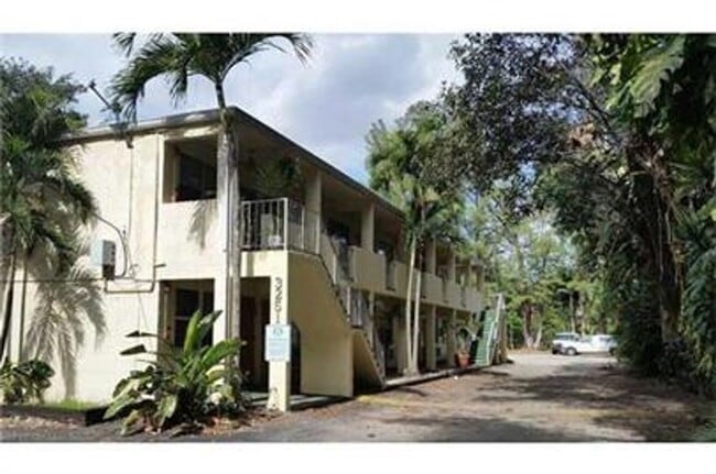 Building Photo - 3251 SW 44th Ave Unit 201