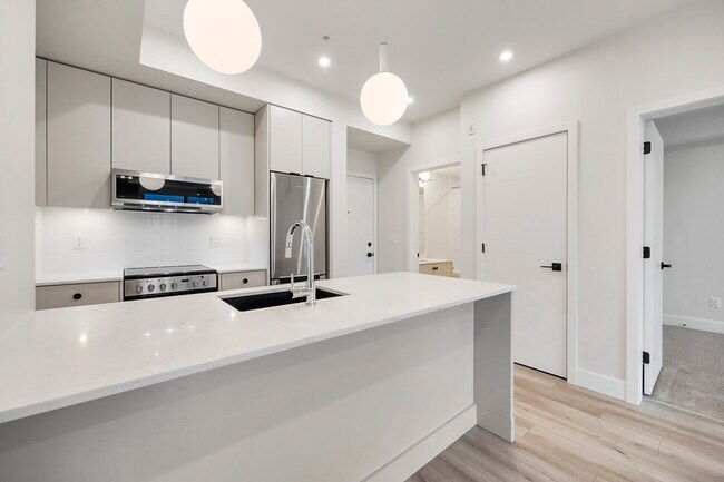 Photo - 45511-45511 Campus Dr