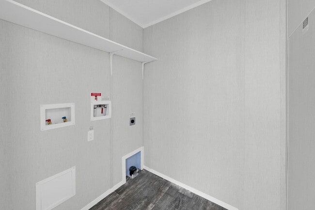 Photo - 3 BR 2 BA  MOBILE HOME  $1500.00 AMAZING PRICE !  DEFUNIAK SPRINGS