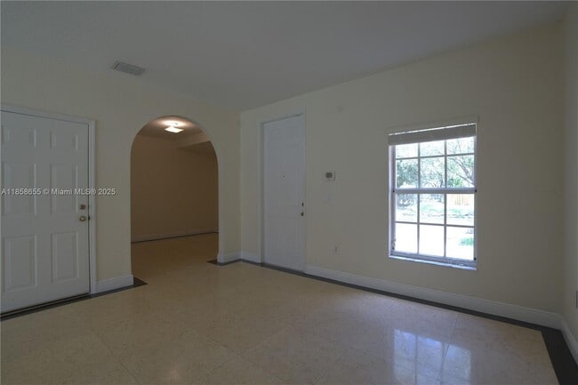 Photo - 4100 NE 25th St