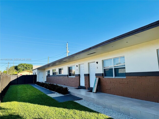 Building Photo - 609 NW 2nd Ave Unit 1