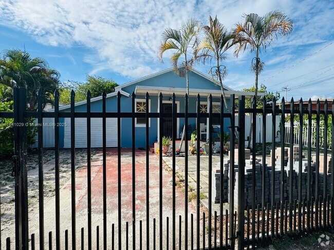 Building Photo - 861 NW 112th St Rental
