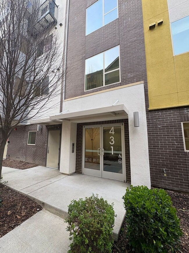 Photo - Modern 2bed/2bath Single Story Condo in the MIll Unit 202