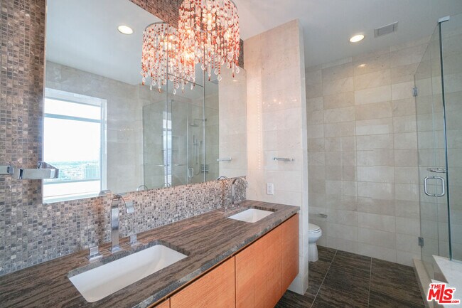 Photo - 900 W Olympic Blvd Unidad 32D