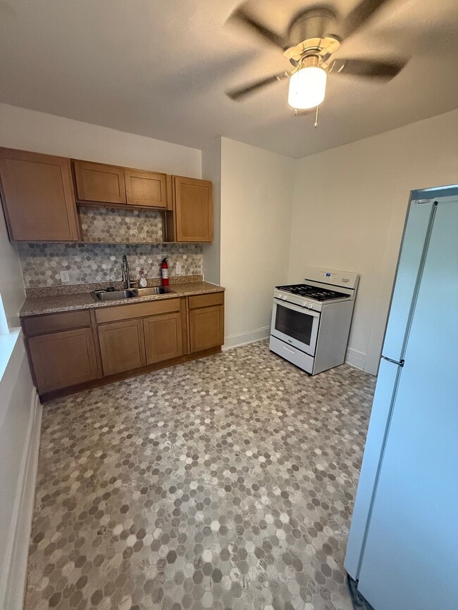 Photo - 13402 Caine Ave Unit Upstairs