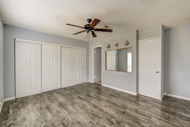 Photo - 2927 Great Lakes Ave