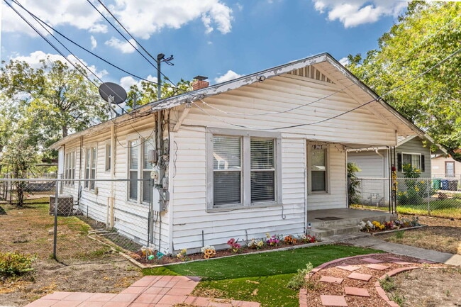 Photo - 226 W Harding Blvd