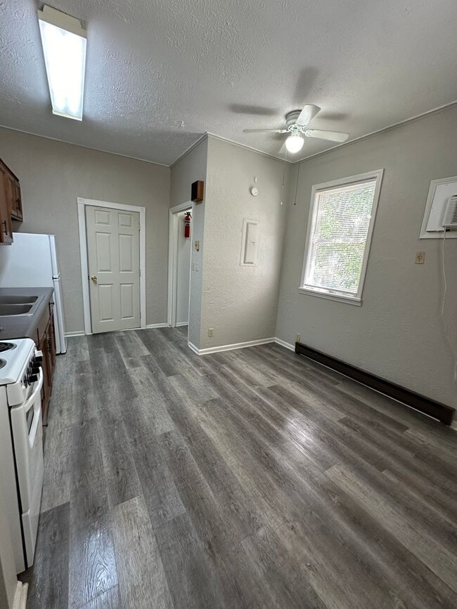 Photo - 2504 Main St Unidad 2504-2 Main