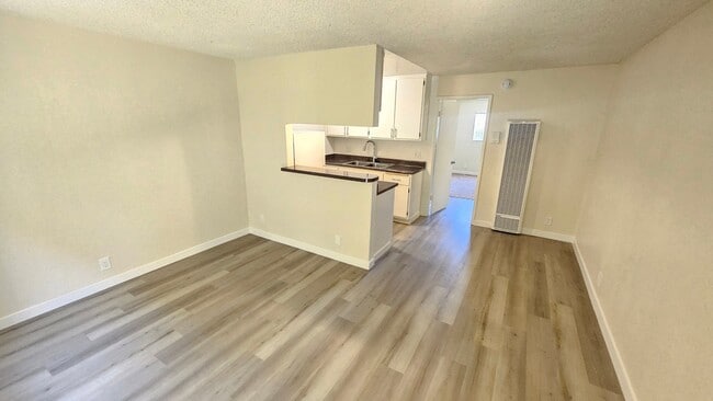 Photo - 6842 Fulton Ave Unidad 11
