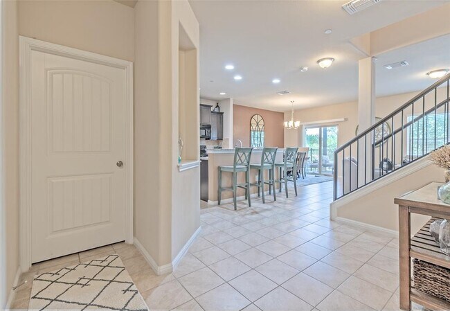 Photo - 516 E Slaughter Ln