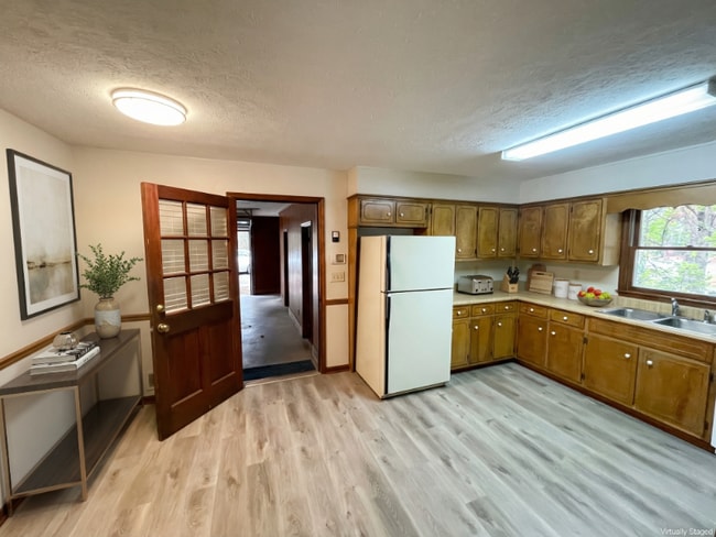 Photo - 691 Kirkus Dr SE