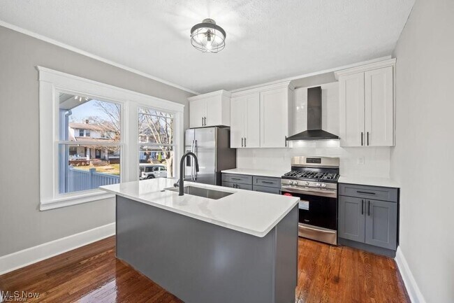 Photo - 1643 Lincoln Ave