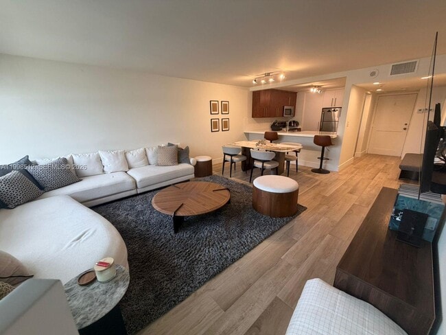 Building Photo - 1925 Brickell Ave Unit 2003