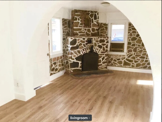 Photo - 11 Hemstalk Ct