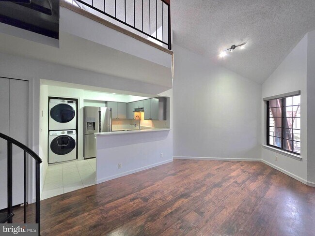 Photo - 6017 Curtier Dr