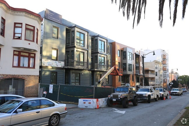 Photo - Thirty Five Dolore