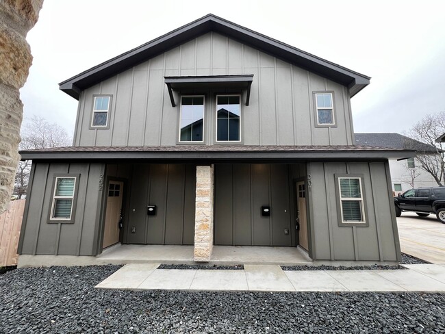 Building Photo - Brand New Town-home in the Heart of Denver...