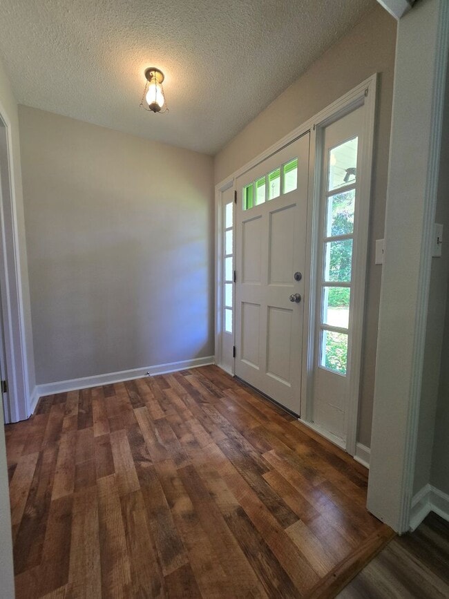 Photo - 3 Bd/2 Bath Ranch Home - Newly Renovated in the Heart of Broadway- Minutes from Downtown Sanford
