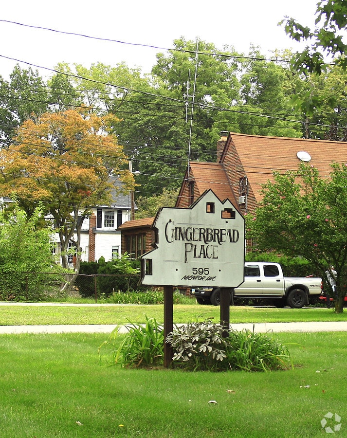 Photo - Gingerbread Place