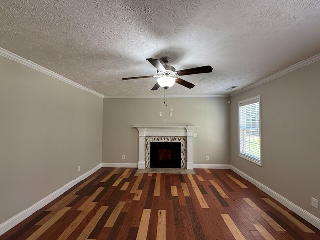 Photo - Beautiful 4 Bed 2.5 Bath Home in Raeford