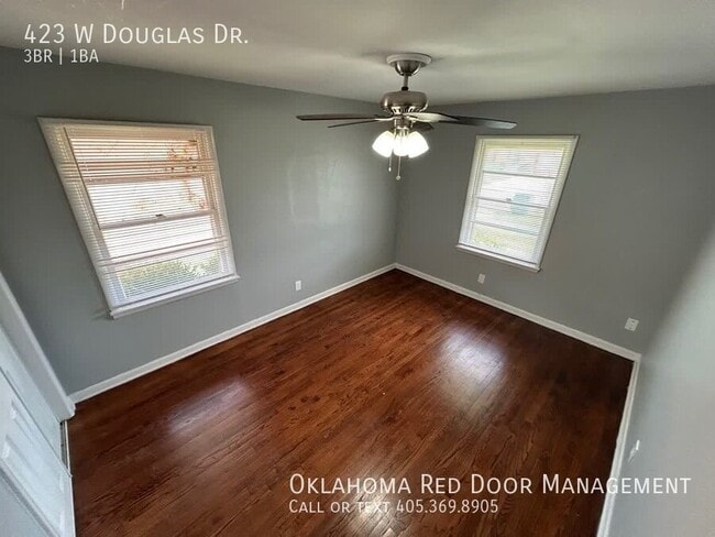423 W Douglas Dr