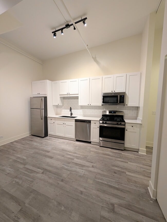 Photo - 1914 N Milwaukee Ave Unidad 203L