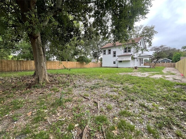 Photo - 2187 Franklin St