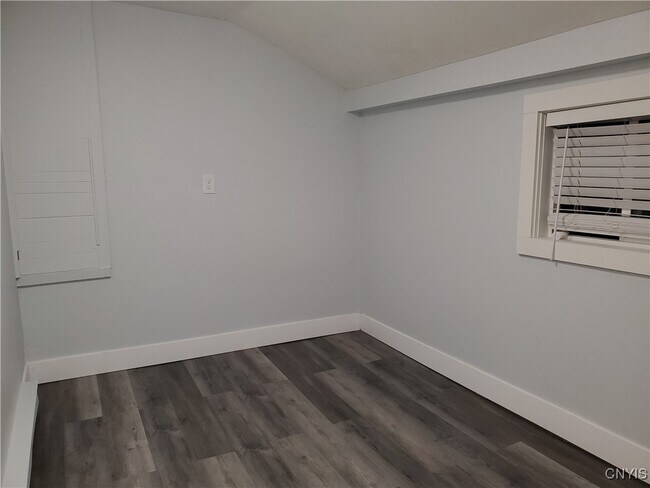 Photo - 134 W Seneca St