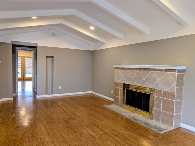 Photo - 3825 Union St