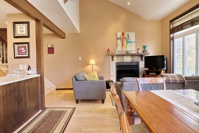 Photo - 1691 Chem. du Golf