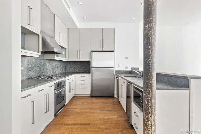 Photo - 102 Fulton St Unit 0