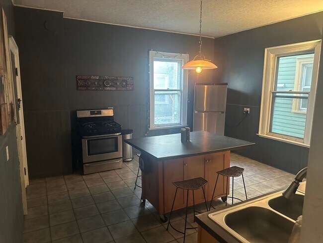 Photo - 569 Elmwood Ave