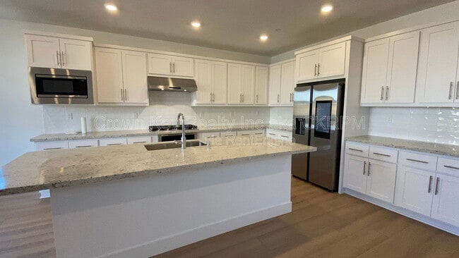 Photo - 2703 Joshua St