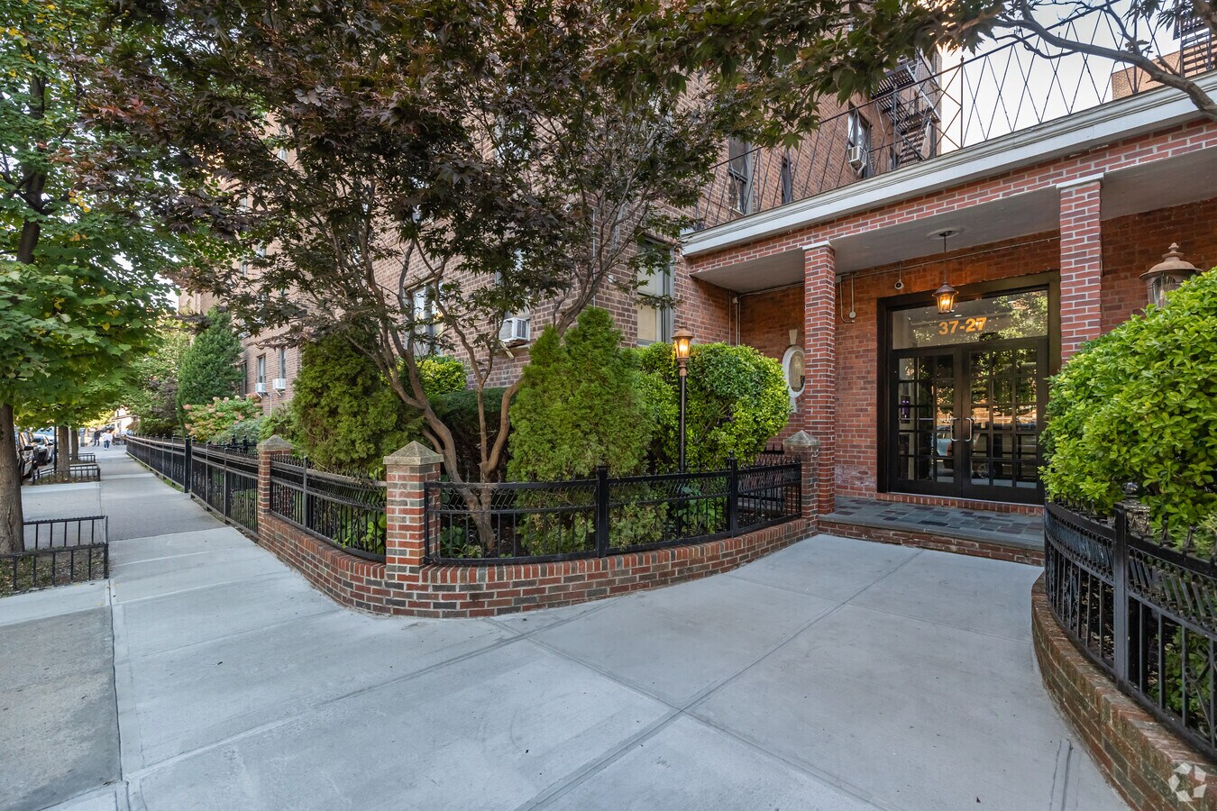 Photo - Bradford House